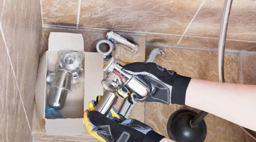 Professional gutter cleaning in Lafayette, LA